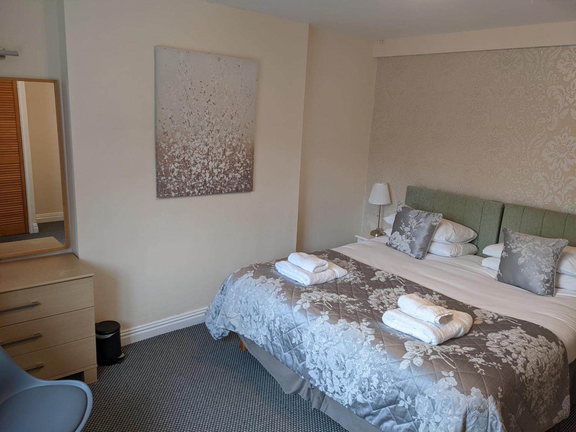 The Paddocks Hotel 사이몬즈얏 외부 사진